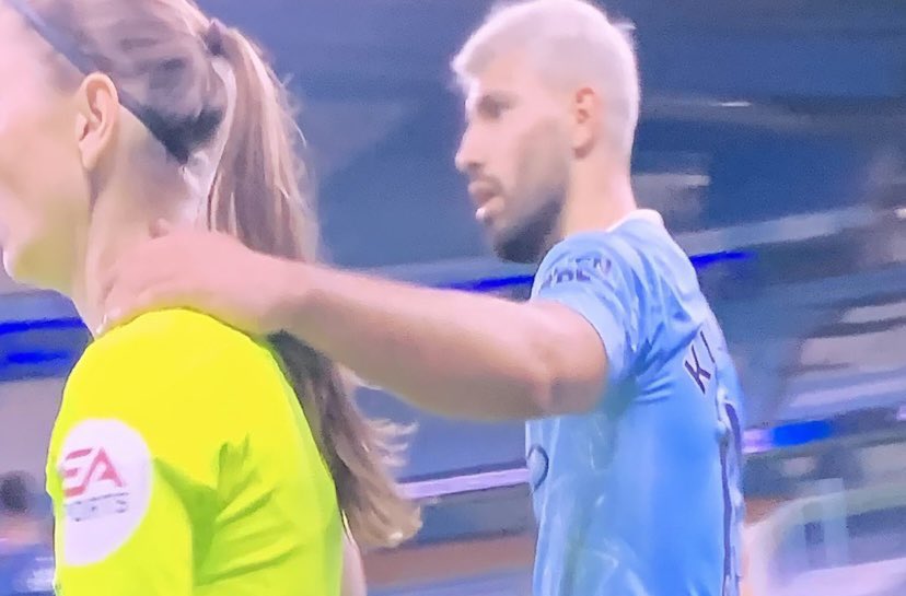 Aguero Touches Lineswoman